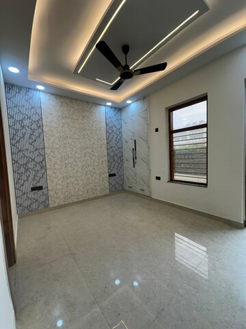 Room in 3 BHK Builder Floor at Puri Kohinoor, Sector 89 – for Sale