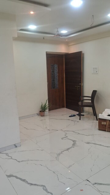 Room in 3 BHK Apartment at Panch Pakhadi – for Rent
