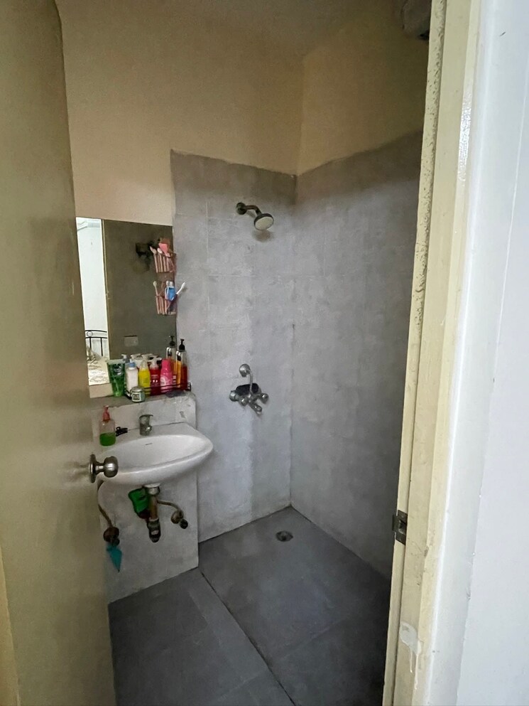 Bathroom, gaur-city-2-14th-avenue 2 Bedroom 1040 Sq.Ft. Apartment In Sector 16c Greater Noida Greater Noida 9072199