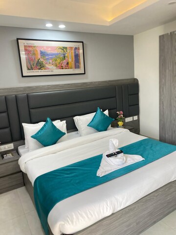 Bedroom in 2 BHK Builder Floor at Sector 5 – for Rent