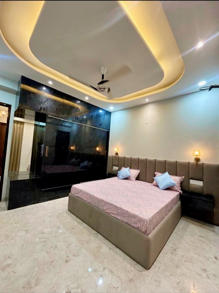 Bedroom, sector 5 3 Bedroom 1670 Sq.Ft. Builder Floor In Sector 5 Gurgaon 9072204