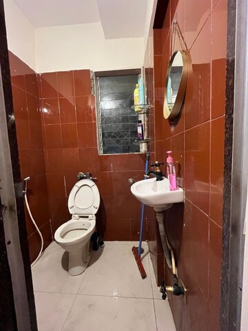 Bathroom in 1 BHK Apartment at Santacruz West – for Rent
