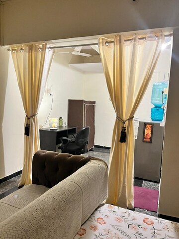 Team Area in 1 BHK Apartment at Santacruz West – for Rent