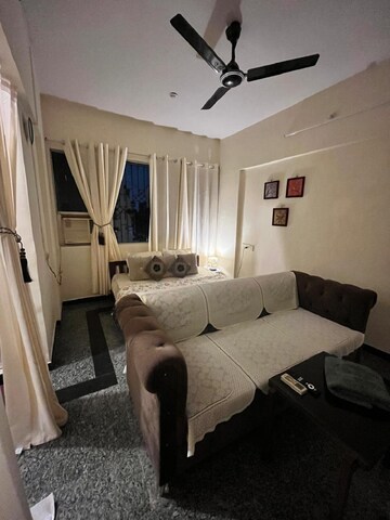 Bedroom in 1 BHK Apartment at Santacruz West – for Rent