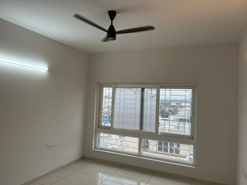 Room in 3 BHK Apartment at DNR Spring Leaf, Koramangala – for Rent