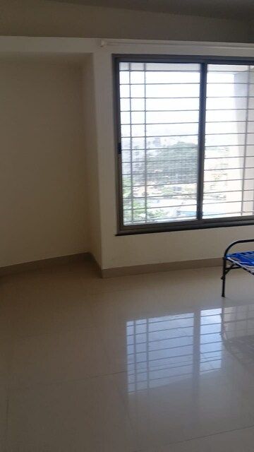 Room in 2 BHK Apartment at Gemini Grand Bay, Manjari – for Rent