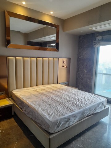 Bedroom in 4 BHK Apartment at Transcon Flora Heights, Andheri West – for Rent