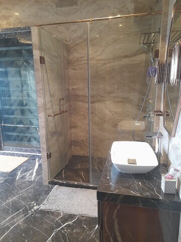 Bathroom in 4 BHK Apartment at Transcon Flora Heights, Andheri West – for Rent