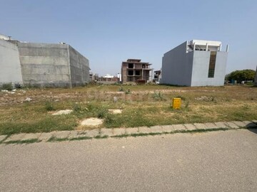  Plot For Sale in Kingwood Enclave, Wave City