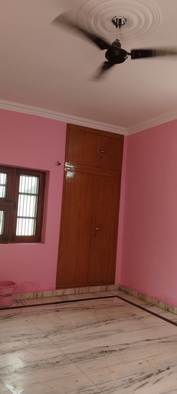 Room in 1.5 BHK Builder Floor at B Block Shastri Nagar – for Rent