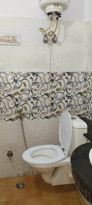 Bathroom in 1.5 BHK Builder Floor at B Block Shastri Nagar – for Rent