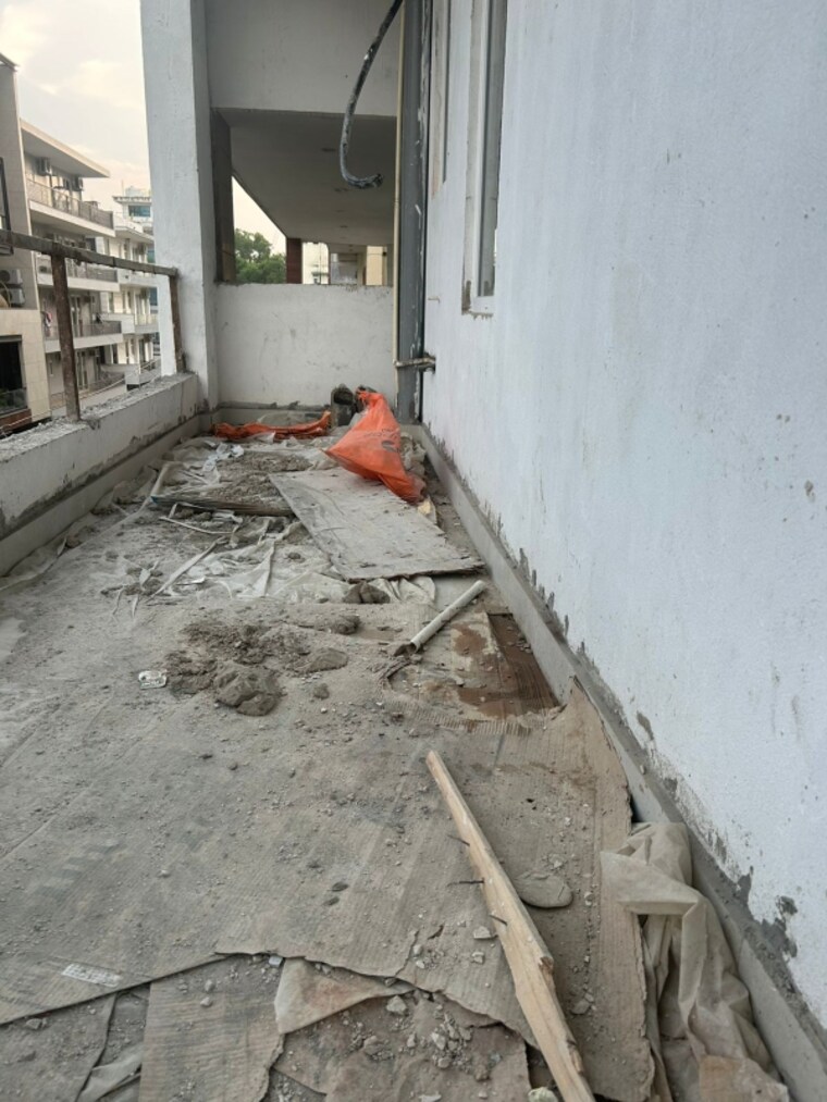 Balcony, rbc-ii 3 Bedroom 207 Sq.Yd. Builder Floor In Sushant Lok I Gurgaon 9072353