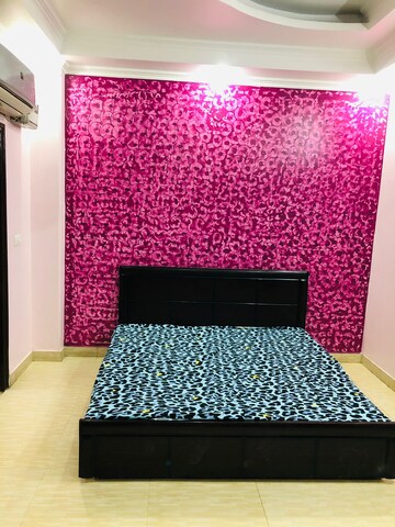 Bedroom in 4 BHK Builder Floor at Gayatri Kunj Ghaziabad, Gyan Khand I – for Rent