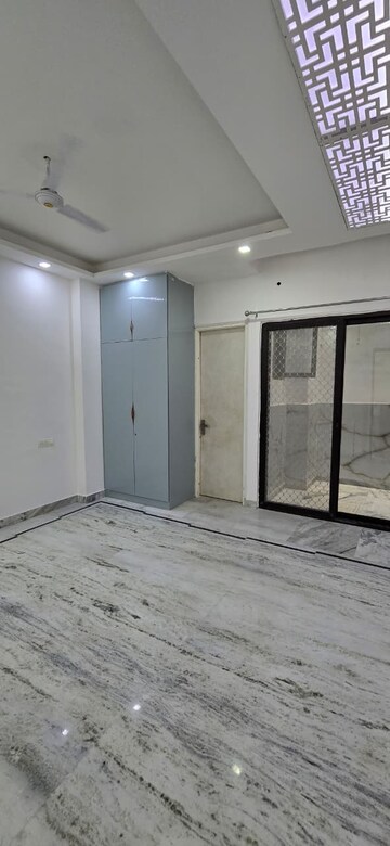 Room in 2 BHK Builder Floor at Eldeco Ananda, Sector 48 – for Rent