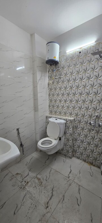 Bathroom in 2 BHK Builder Floor at Eldeco Ananda, Sector 48 – for Rent