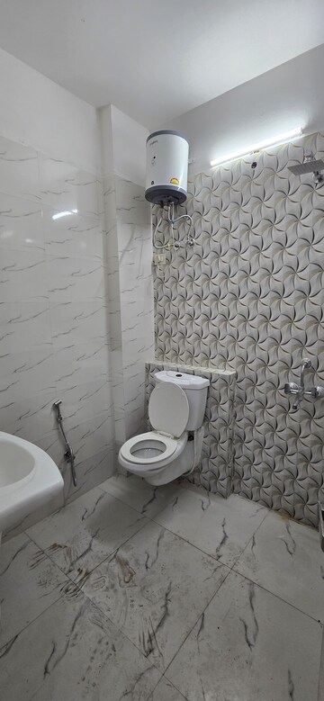 Bathroom in 2 BHK Builder Floor at Eldeco Ananda, Sector 48 – for Rent