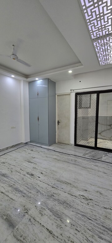 Room in 2 BHK Builder Floor at Eldeco Ananda, Sector 48 – for Rent