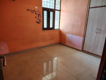 Room in 2 BHK Apartment at Gaurs Green Vista, Nyay Khand – for Rent