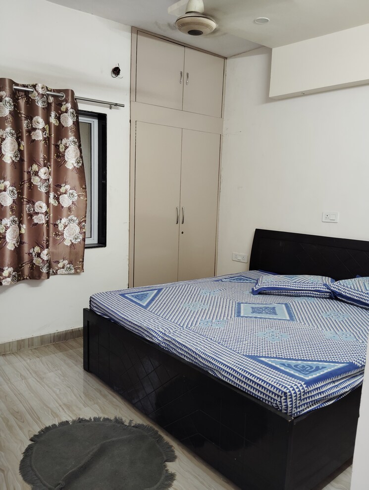Bedroom, navbharat-apartments 2 Bedroom 1000 Sq.Ft. Apartment In Paschim Vihar Delhi 9072390