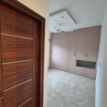Room in 3 BHK Apartment at Rose Ville, Curley Street – for Rent