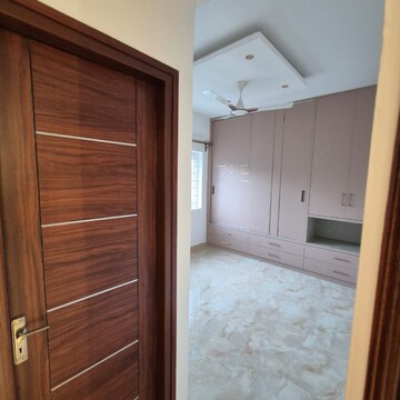 Room in 3 BHK Apartment at Rose Ville, Curley Street – for Rent