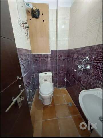 Bathroom in 2 BHK Builder Floor at Saket – for Rent