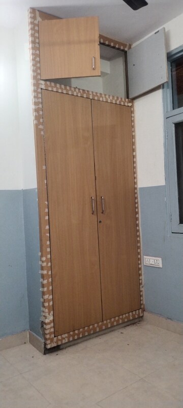 Furnished Amenities in 2 BHK Builder Floor at Mayur Vihar Phase 1 – for Rent