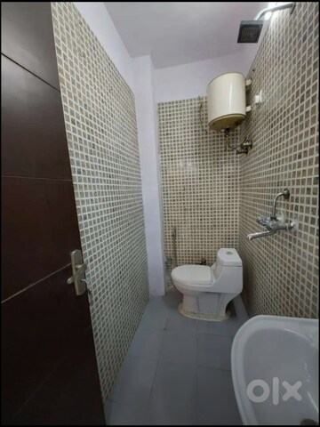 Bathroom in 2 BHK Builder Floor at Saket – for Rent