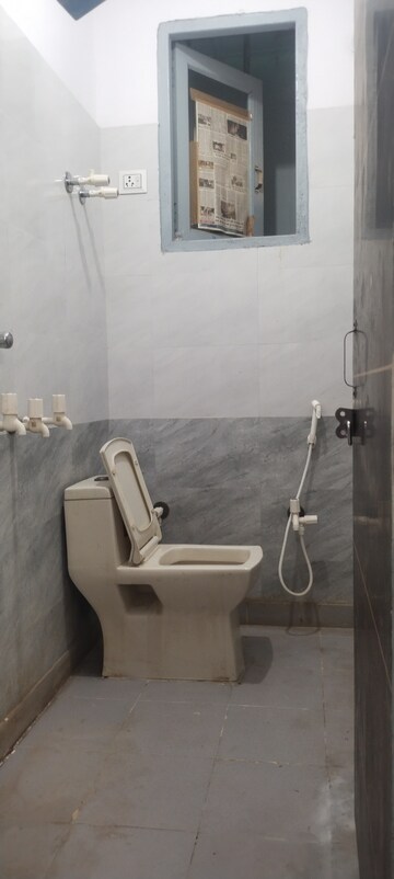 Bathroom in 2 BHK Builder Floor at Mayur Vihar Phase 1 – for Rent
