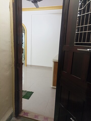 Furnished Amenities in 1 BHK Apartment at Nupur Apartment, Borivali West – for Sale