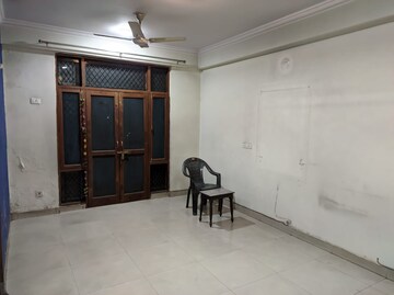 Room in 2.5 BHK Apartment at HRC Apartments, Vaibhav Khand – for Sale