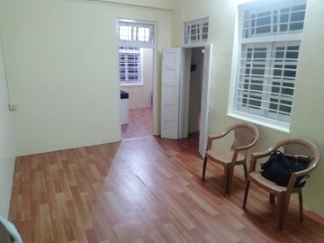Parking in 1.5 BHK Apartment at Jai Hanuman Apartment, Vile Parle East – for Rent