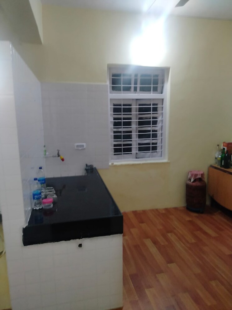 Room, jai-hanuman-apartment 1.5 Bedroom 600 Sq.Ft. Apartment In Vile Parle East Mumbai 9072462