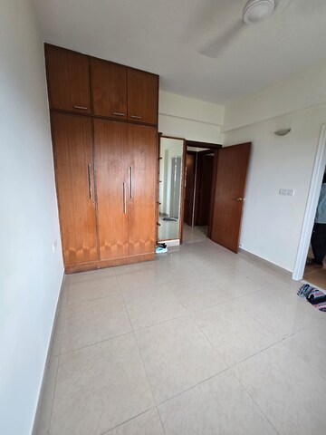 Room in 3.5 BHK Apartment at Yeshwanthpur – for Rent