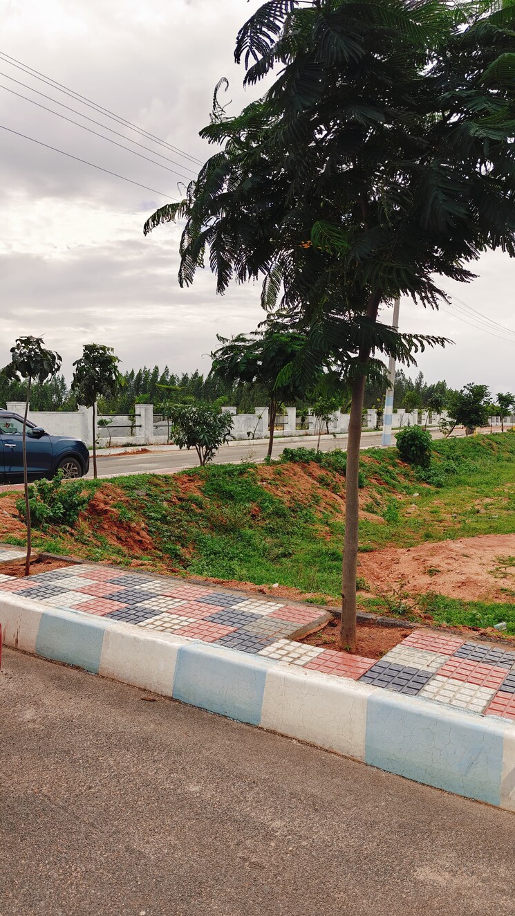 Garden, shamirpet  204 Sq.Yd. Plot In Shamirpet Hyderabad 9072500