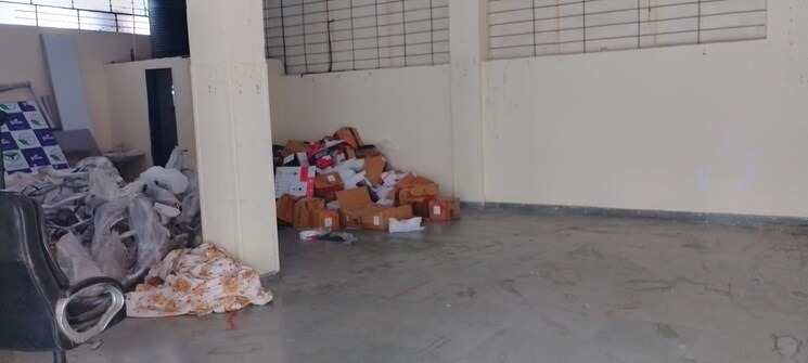  Parking, paradise-chs Commercial Shop 1200 Sq.Ft. In Sanpada Sector 7 Navi Mumbai 9072533