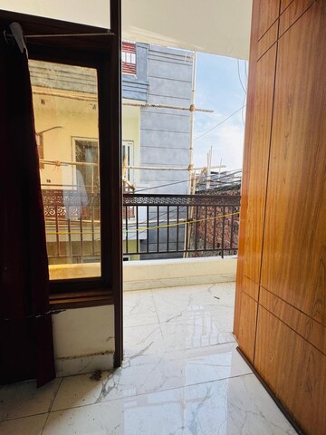 Room in 2 BHK Apartment at Saket – for Rent