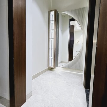Building Lobby in 4 BHK Builder Floor at Sector 85 – for Rent