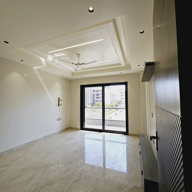 Room, sector 85 4 Bedroom 3150 Sq.Ft. Builder Floor In Sector 85 Faridabad 9072586