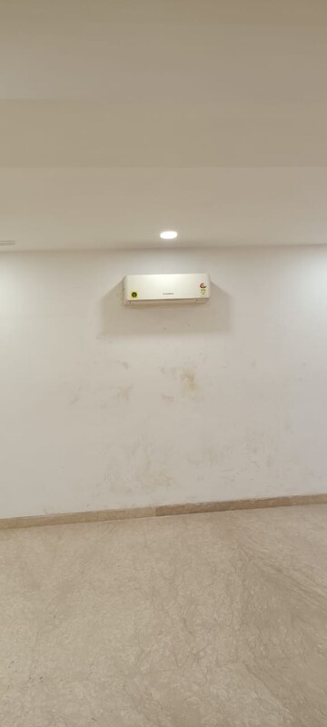 Room in 3 BHK Builder Floor at Rajouri Garden – for Sale