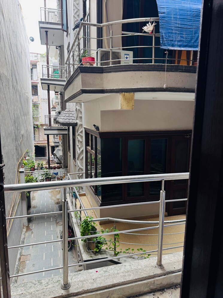 Exterior View, freedom fighters enclave 2 Bedroom 900 Sq.Ft. Apartment In Freedom Fighters Enclave Delhi 9072624