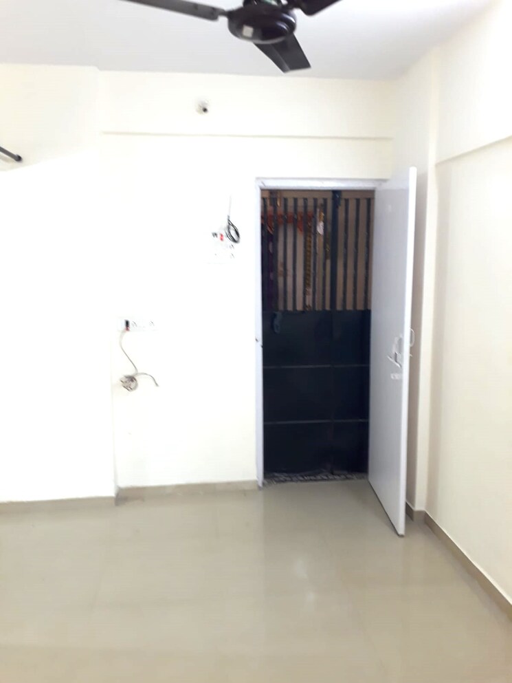 Room, bindra-complex 1 RK 350 Sq.Ft. Apartment In Andheri East Mumbai 9072621