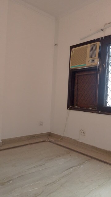 Room in 2 BHK Builder Floor at Malviya Nagar – for Rent