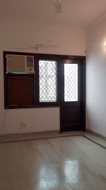 Room in 2 BHK Builder Floor at Malviya Nagar – for Rent