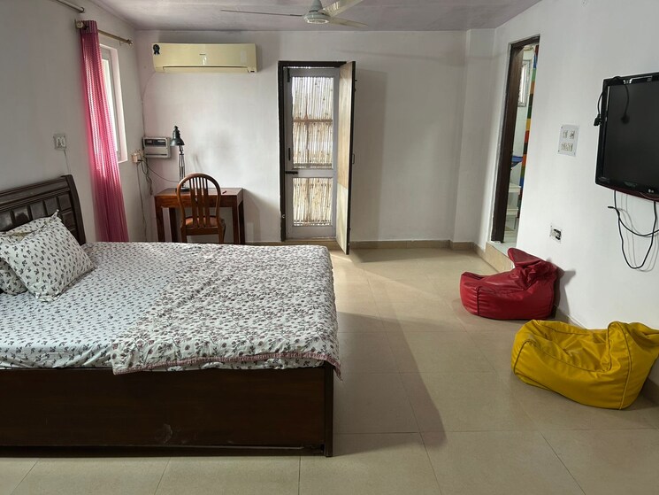 Bedroom, malviya nagar 2 Bedroom 1200 Sq.Ft. Builder Floor In Malviya Nagar Delhi 9072628