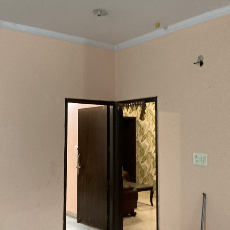 Room, rwa-apartments 3 Bedroom 450 Sq.Mt. Independent House In Nithari Village Noida 9072642