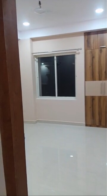 Room in 3 BHK Apartment at Dharapur – for Rent