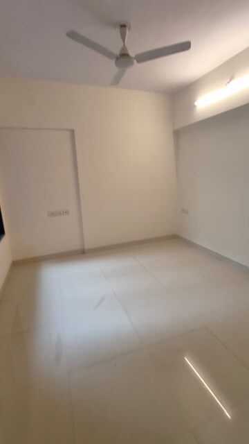 Room in 2 BHK Apartment at Acme Stadium View, Andheri West – for Rent