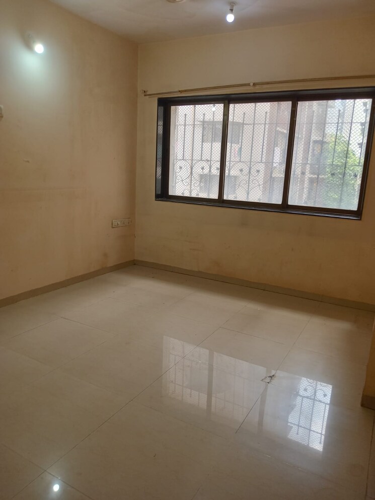 Room, sapphire-court 3 Bedroom 1100 Sq.Ft. Apartment In Andheri West Mumbai 9072674