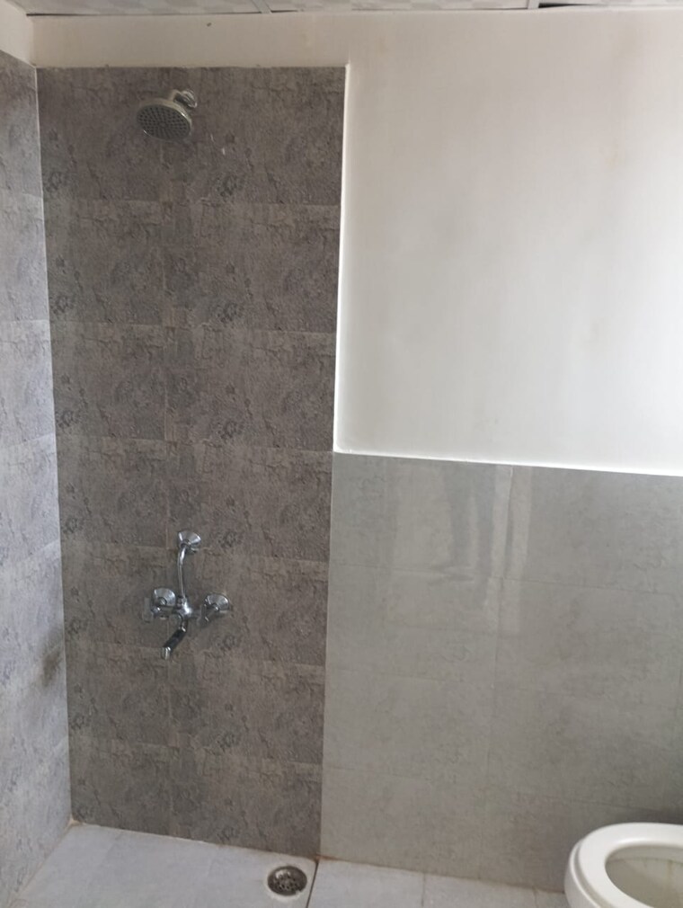 Bathroom, suncity-avenue-76 2 Bedroom 735 Sq.Ft. Apartment In Sector 76 Gurgaon 9072682